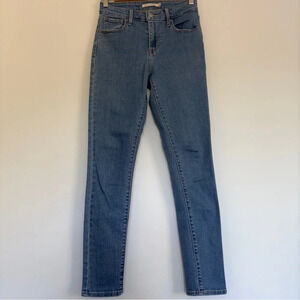 Levis 721 High Rise skinny jeans Sized: 26